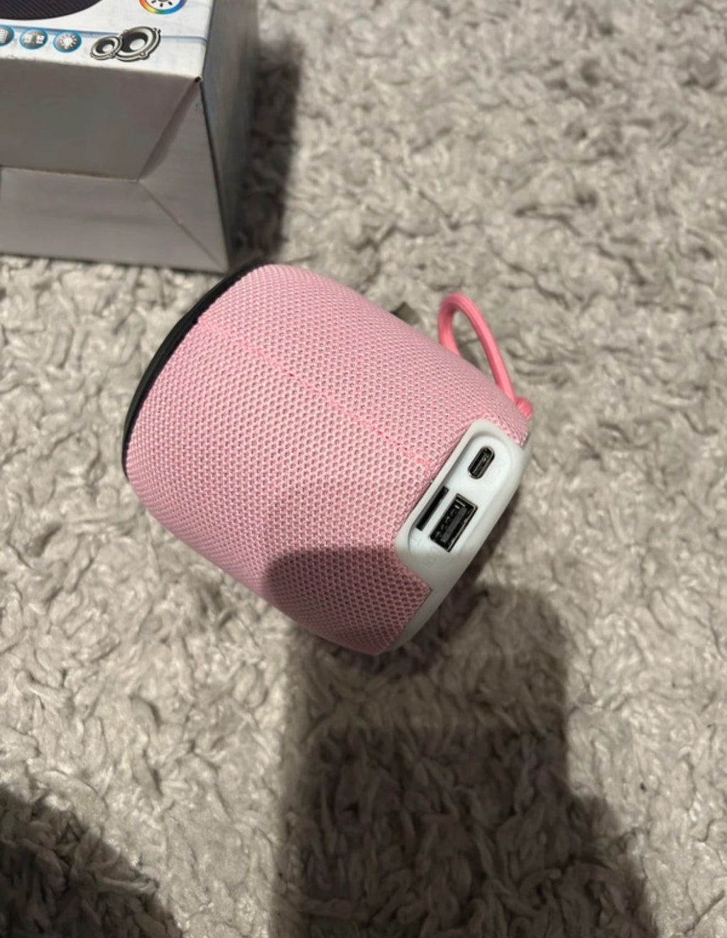 NEU Bluetooth Lautsprecher SH-309 Rosa RGB LED + OVP